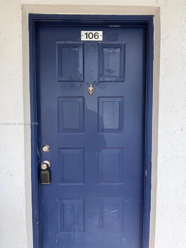 Building Photo - 8730 N Sherman Cir