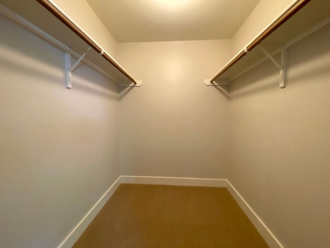 Building Photo - Charming 4 Bedrooms, 3 Bathrooms Home in Allandale!!!!