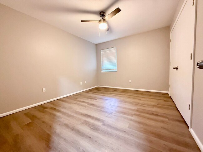 Building Photo - ***2607 Walker St***