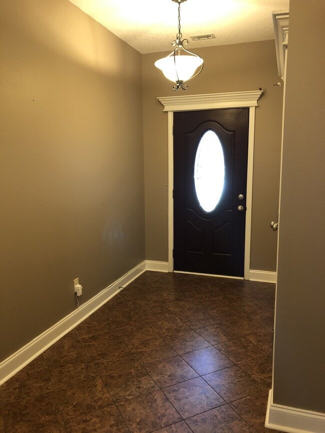 Building Photo - Spacious and Charming 3-Bedroom Home - Ludowici, GA