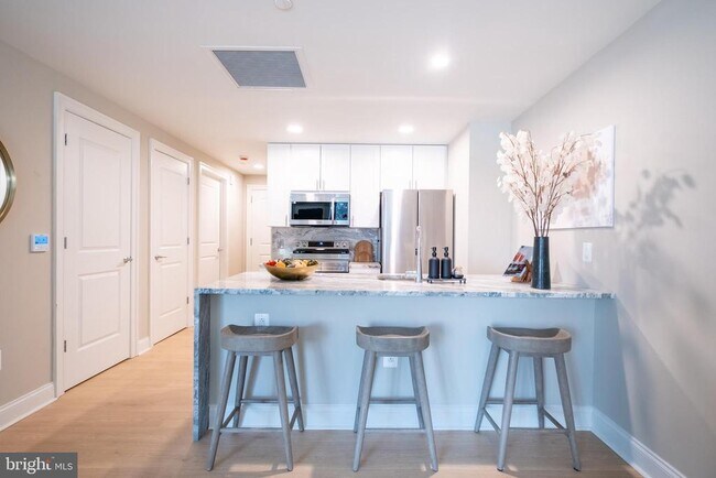 Building Photo - 2301 John F Kennedy Blvd