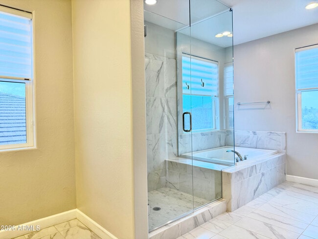 Building Photo - 1732 W Myrna Ln