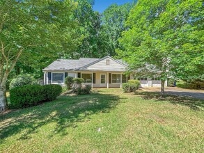 Building Photo - 1497 Chaseway Cir