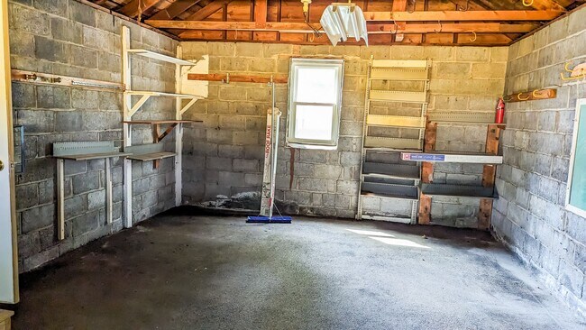 Building Photo - 3 BD  1.5 BA  Guilderland Schools