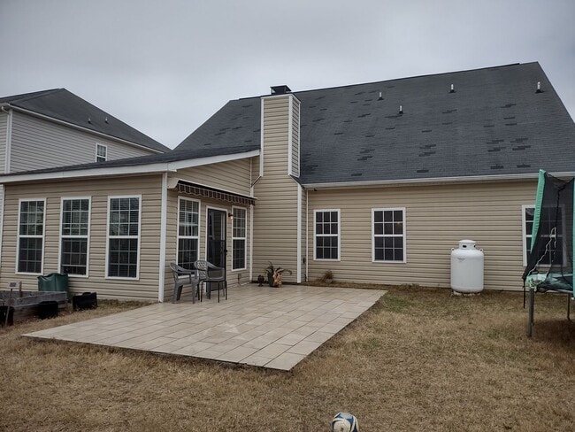 Building Photo - Outstanding FIVE Bedroom Home in Northeast Columbia!