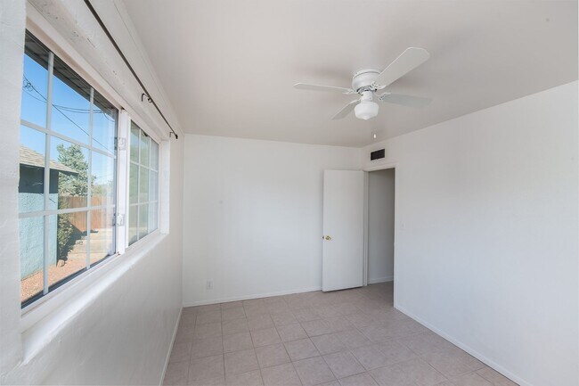 Building Photo - 111 Sunset Blvd