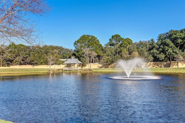 Building Photo - Coastal Luxury Townhome in Gated Amelia Island Community with Elevator & Garage