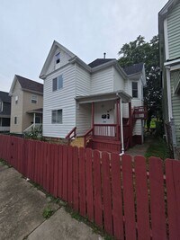 Building Photo - 52 1/2-70-72 N Yale Ave