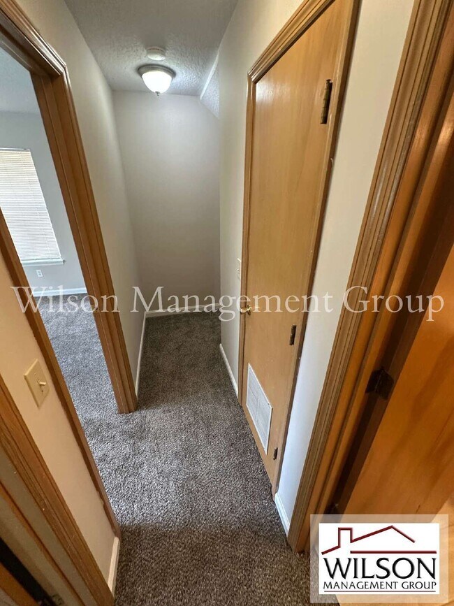 Building Photo - 840 Maraval Ct