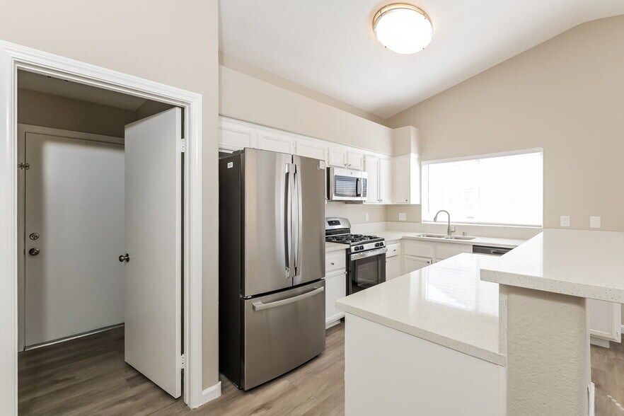 Building Photo - 1108 Adcox Ct