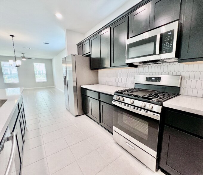Building Photo - 1656 Coral Sunrise Trl