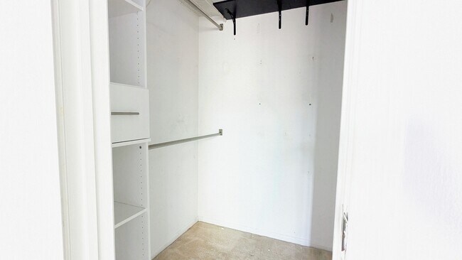 Building Photo - 2060 N Rand Rd