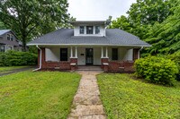 Building Photo - 3224 Garden Dr