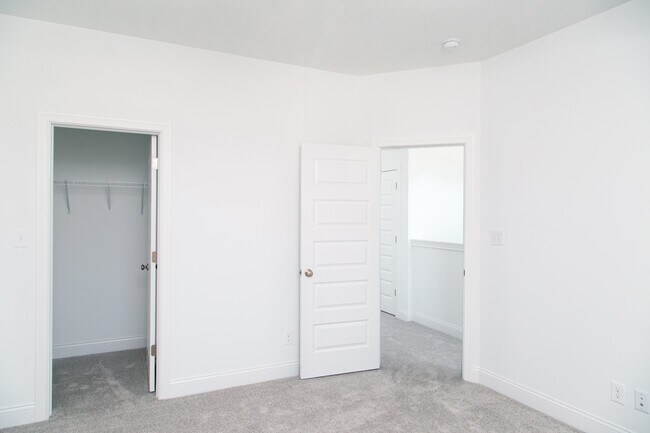 Building Photo - 6971 Pickett Pl