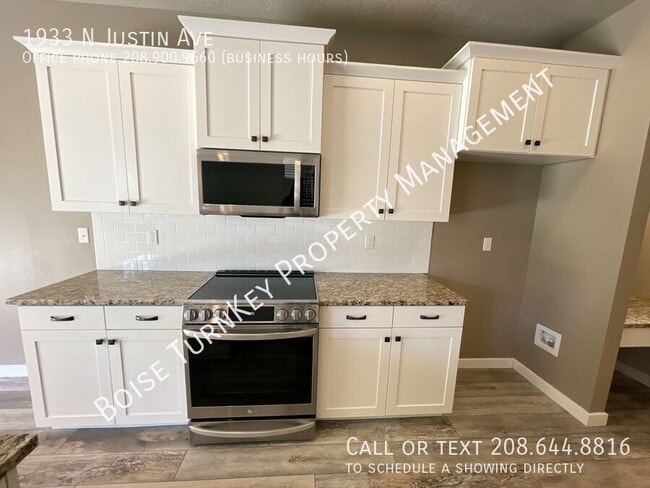 Building Photo - 1933 N Justin Ave