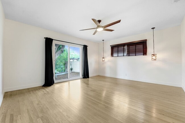 Building Photo - 6465 Ivarene Ave