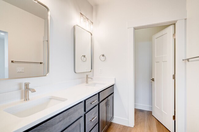 Building Photo - New Peaceful Retreat