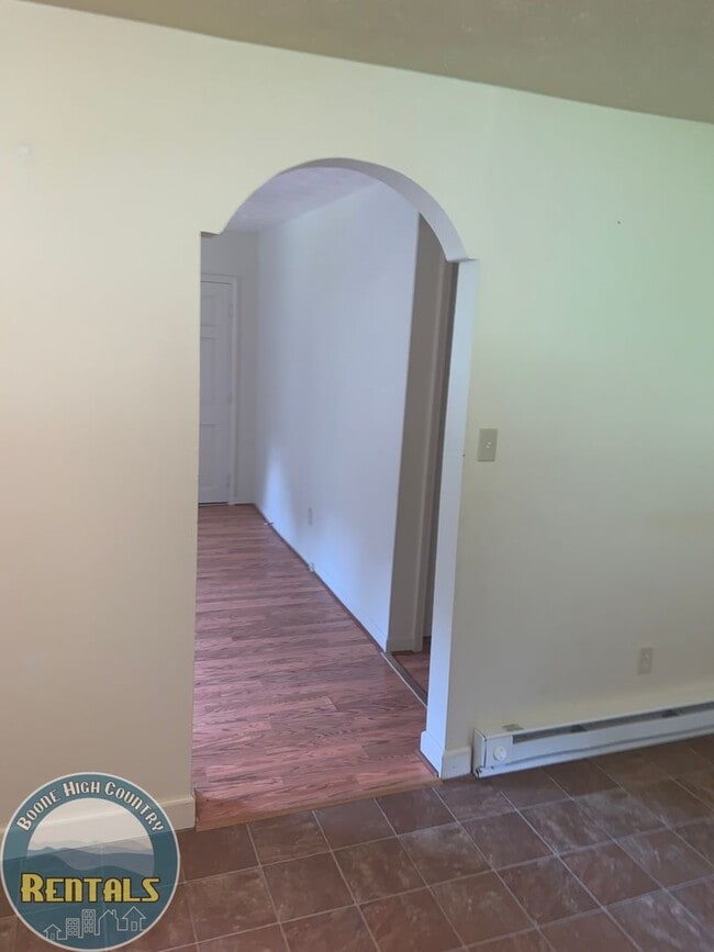 Building Photo - 2/1 in Sugar Grove; Quiet Area! Just Minutes to Boone! Available Now!