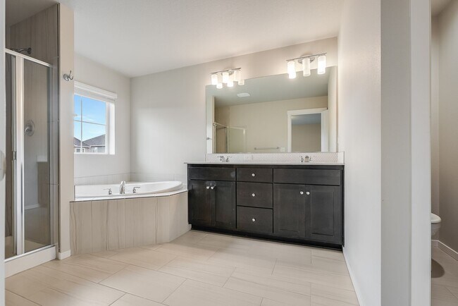 Building Photo - Beautiful Newer Build 5 Bed 3 Bath Beaverton Rental Home!