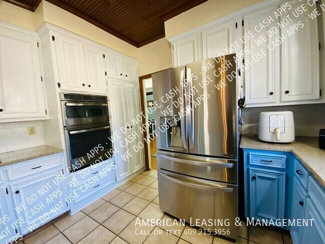 Building Photo - 4820 Edgewood Ln