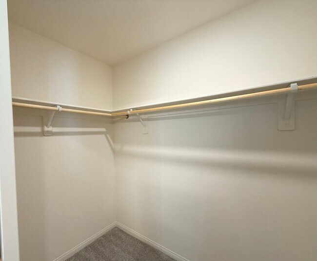 Building Photo - Modern Townhome Near Lone Mountain | Gated & Pool