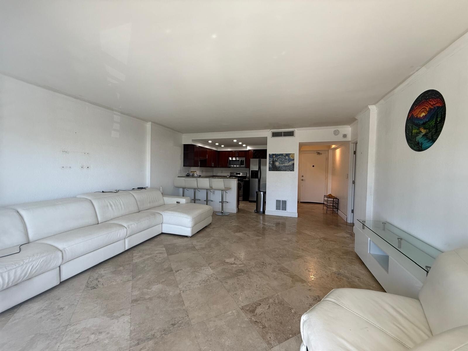 Building Photo - 2900 NE 30th St