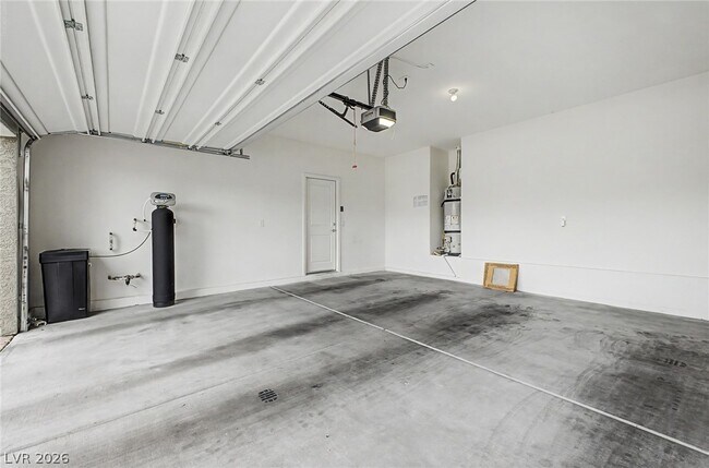 Building Photo - 7552 Blue Lotus Ave
