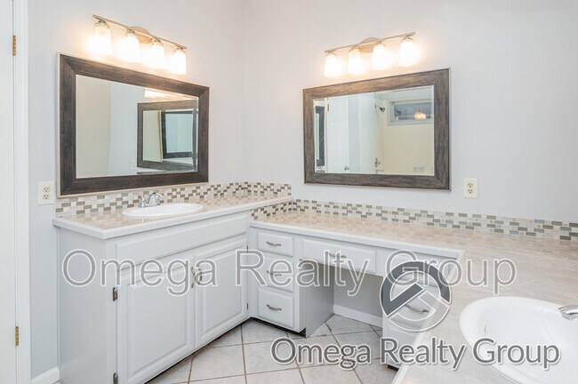 Building Photo - 6928 Cherry Creek Dr