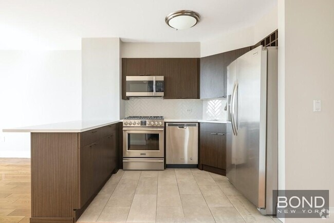 Building Photo - 776 6th Ave