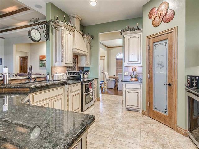 Building Photo - 202 Parkview Dr