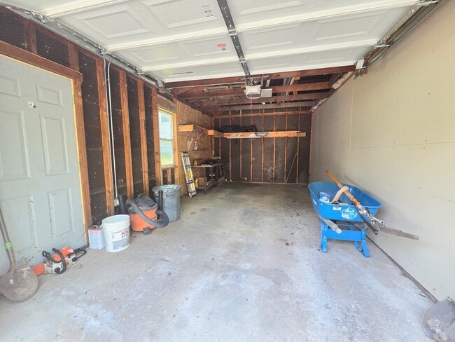 Building Photo - 3823 E Wonder Lake Rd