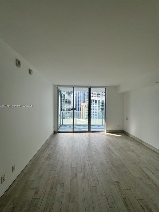Building Photo - 1300 Brickell Ave