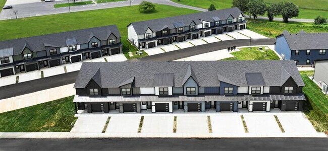 Building Photo - 306 Jonathan Wade Cir