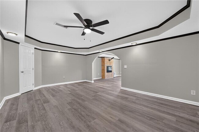 Building Photo - 437 Waterbury Way