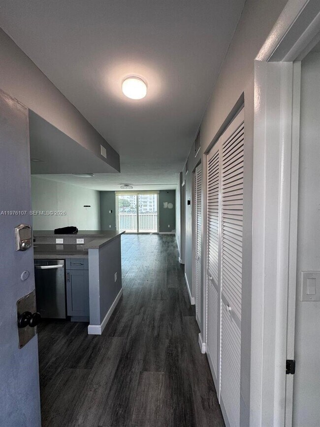 Building Photo - 4000 NE 170th St