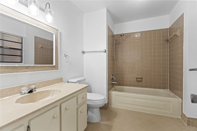 Building Photo - Northwest 169th Street, Hialeah, FL 33015 - 3 BR 2.5 BA townhouse