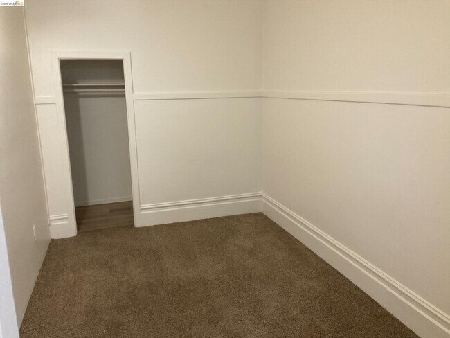 Building Photo - 512 E St