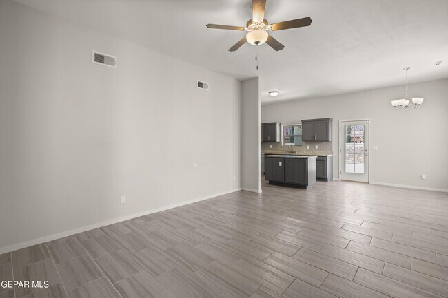 Building Photo - 629 Cedarwood Ave