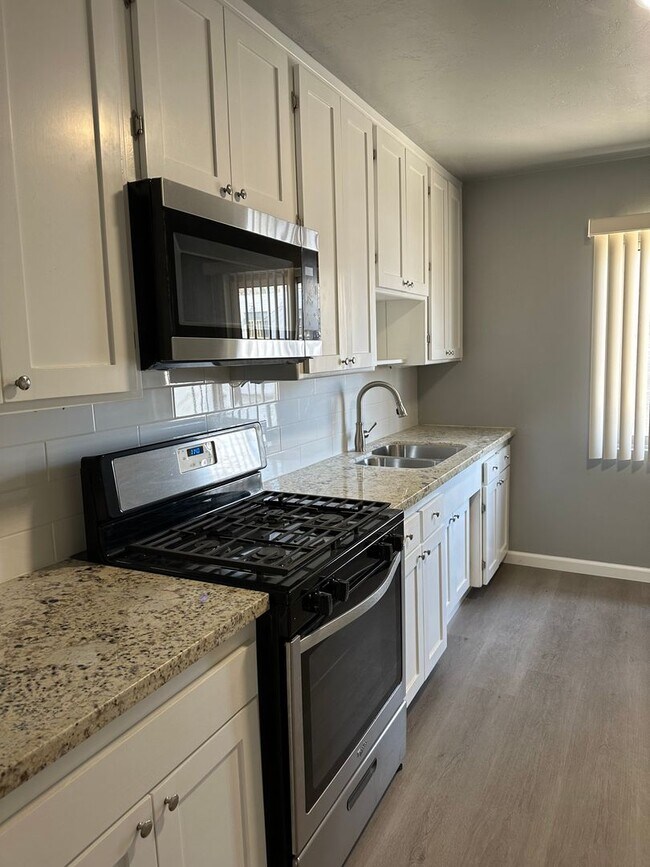 Building Photo - 4225 Kansas St