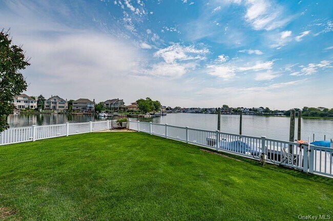 Building Photo - 37 Crescent Cove Cir