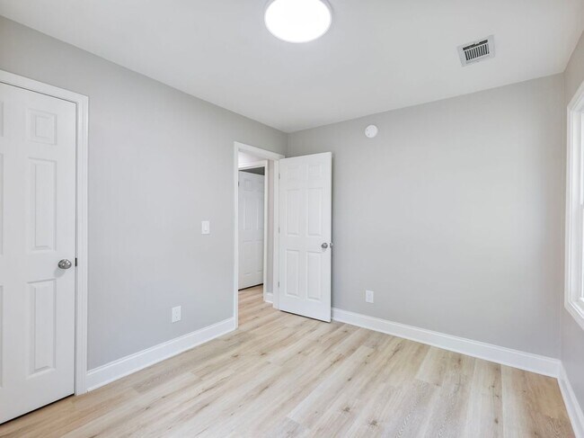 Building Photo - 2862 Argyle Dr NW