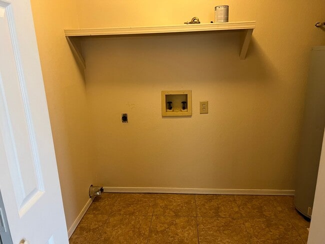 Building Photo - Great Duplex!