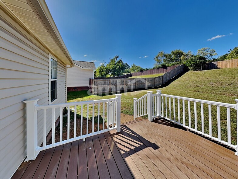 Building Photo - 1234 Piney Church Rd