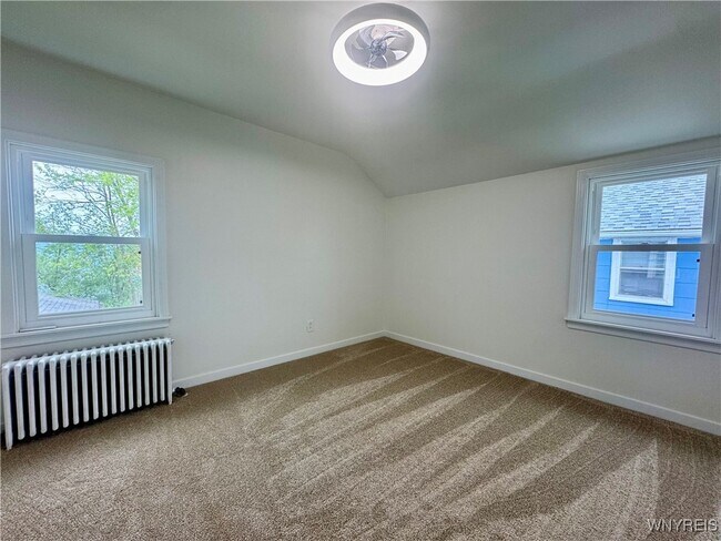 Building Photo - 268 Callodine Ave