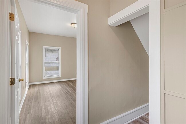 Building Photo - 12 Franklin Ave