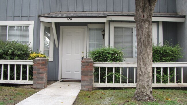 Primary Photo - Condo in South West Bakersfield Private Co...