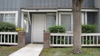 Building Photo - Condo in South West Bakersfield Private Co...