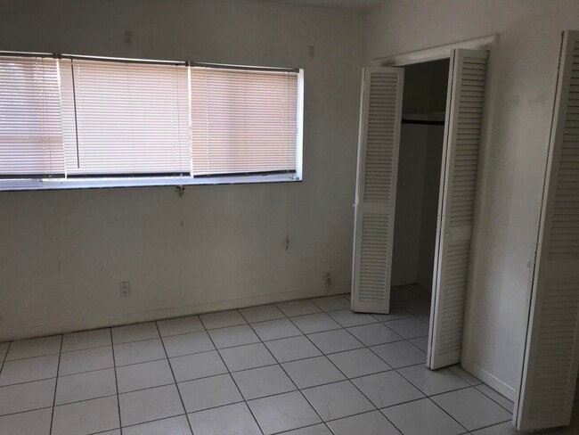 Building Photo - 2309 S Federal Hwy