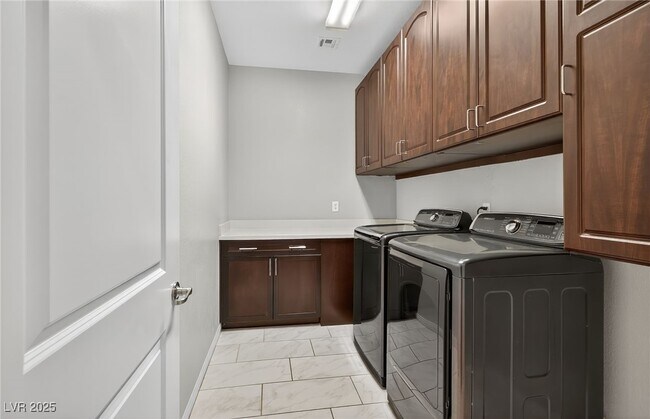 Building Photo - 1032 Via Panfilo Ave