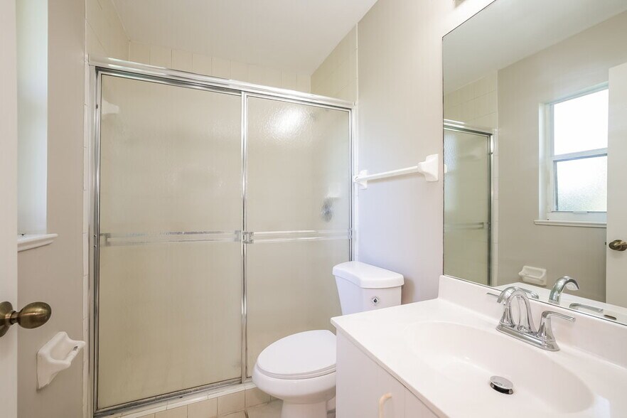 Building Photo - 2831 2nd Ave SE